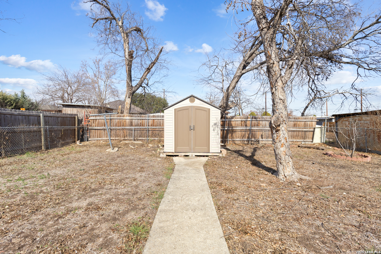 main property photo 30