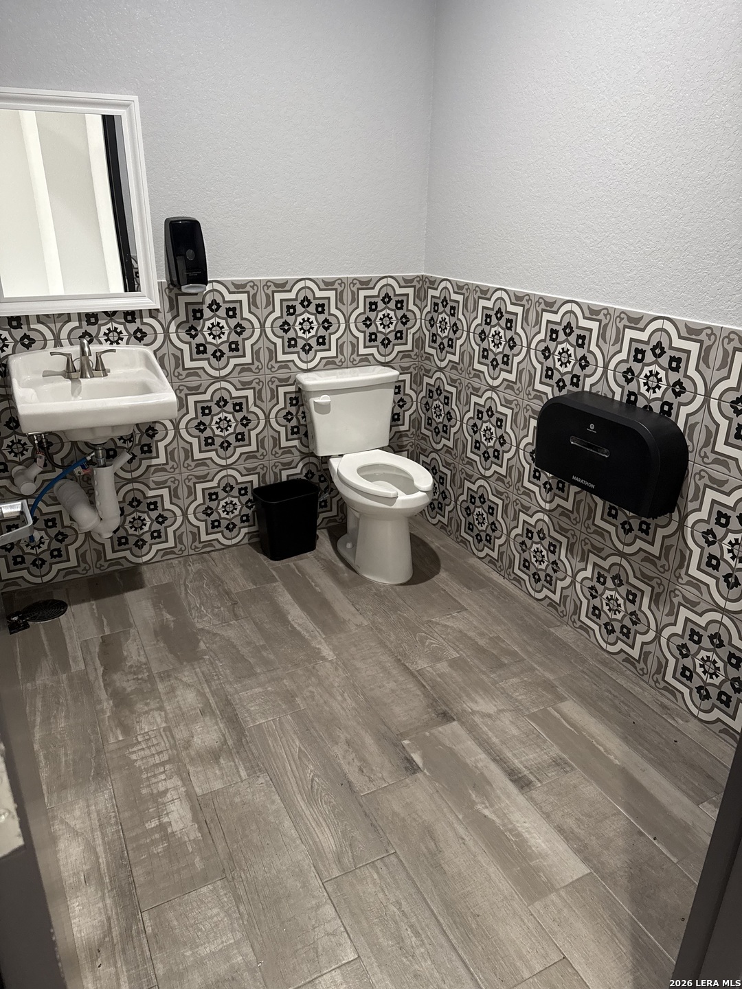 main property photo 6