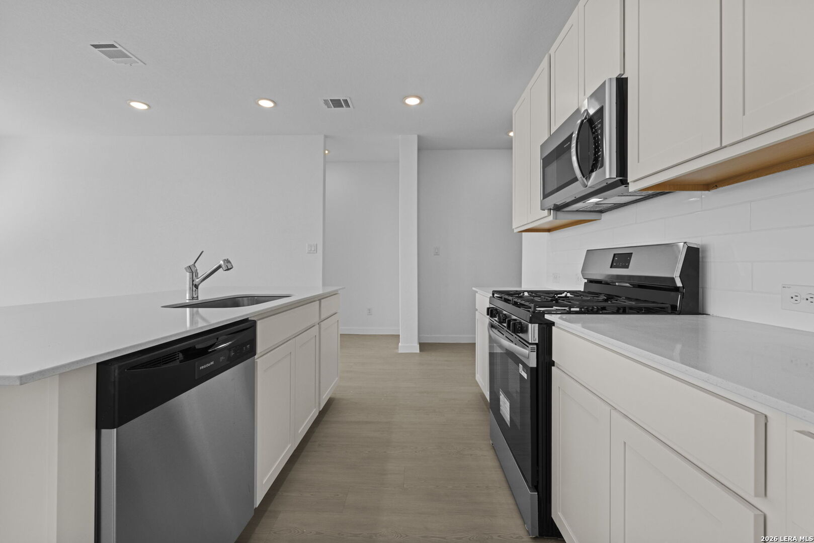 property viewer photo 11