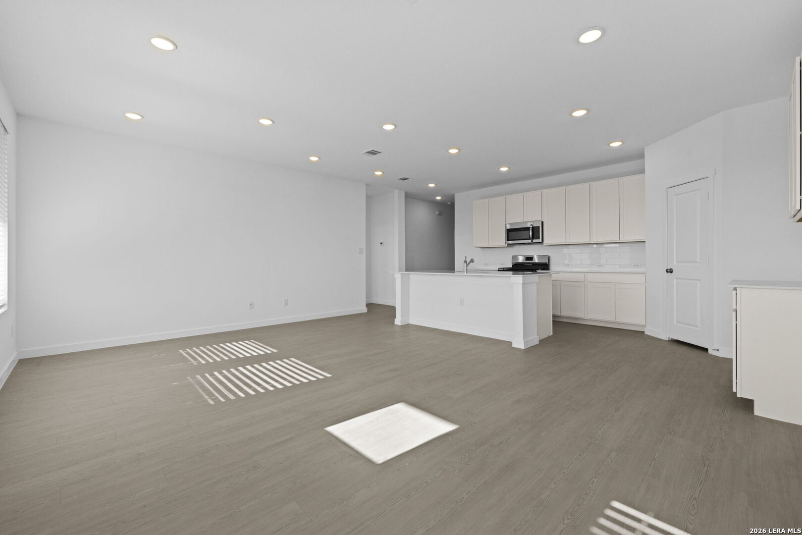 property viewer photo 13