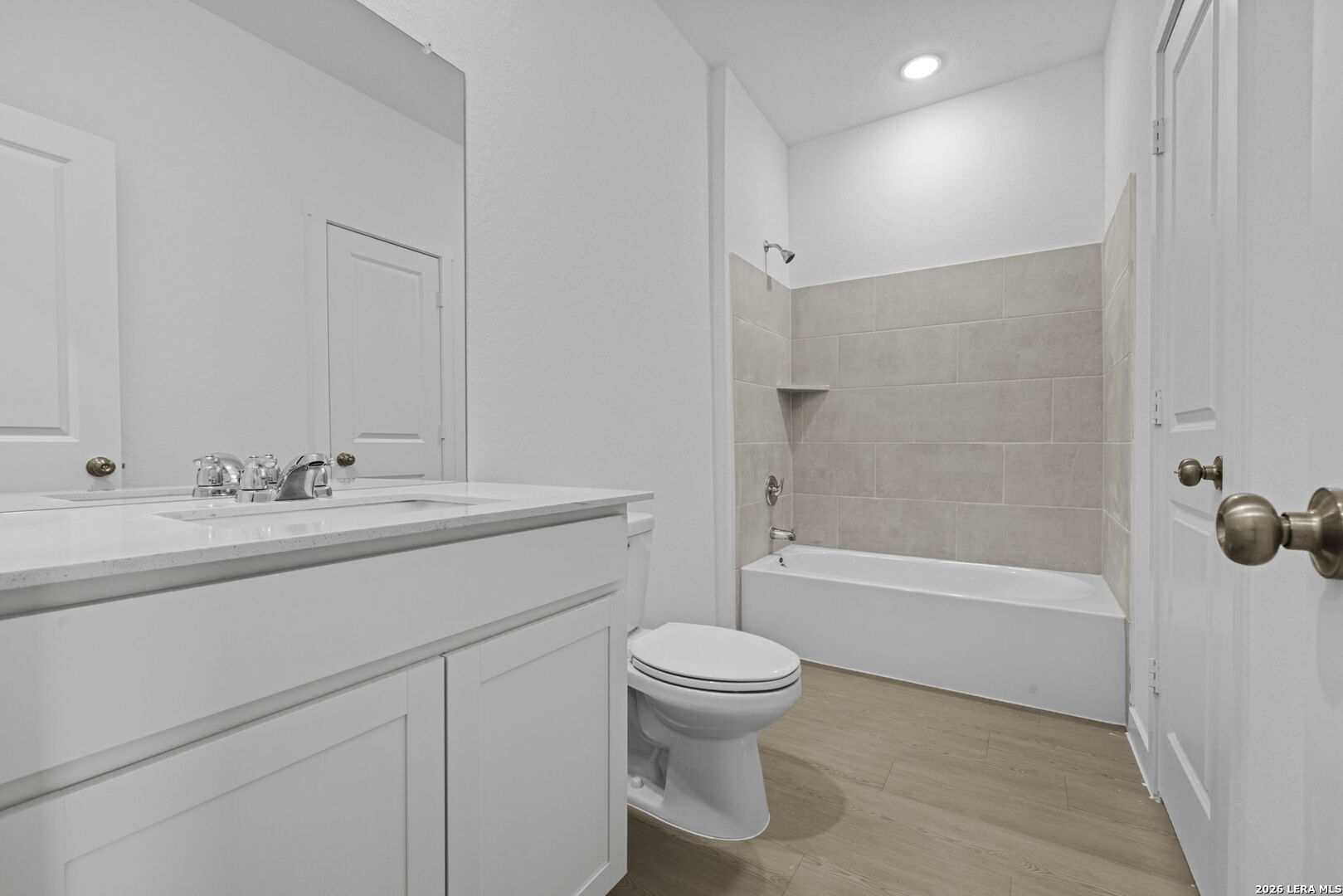property viewer photo 4