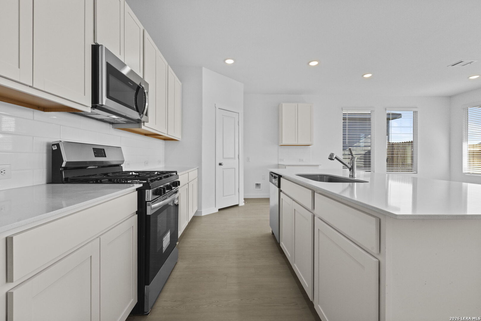 property viewer photo 9