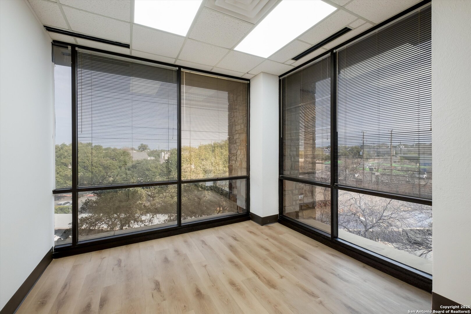 property viewer photo 2