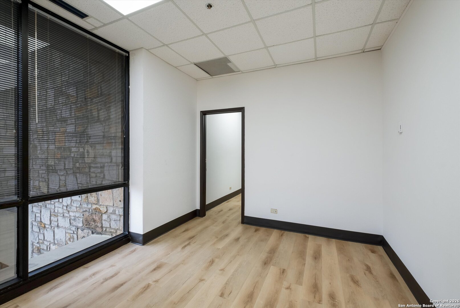 property viewer photo 6