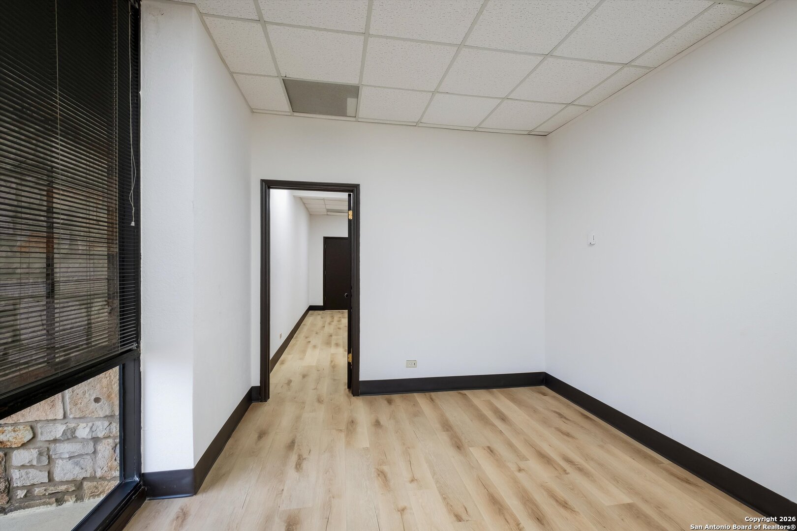 property viewer photo 7