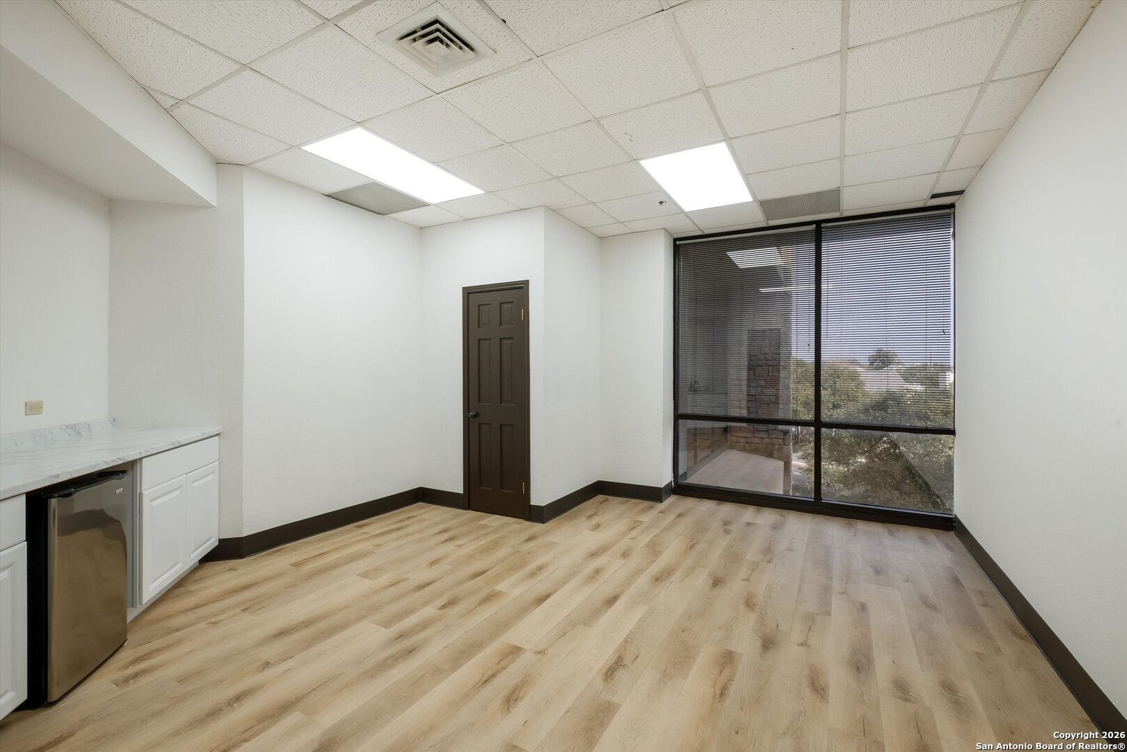 property viewer photo 9