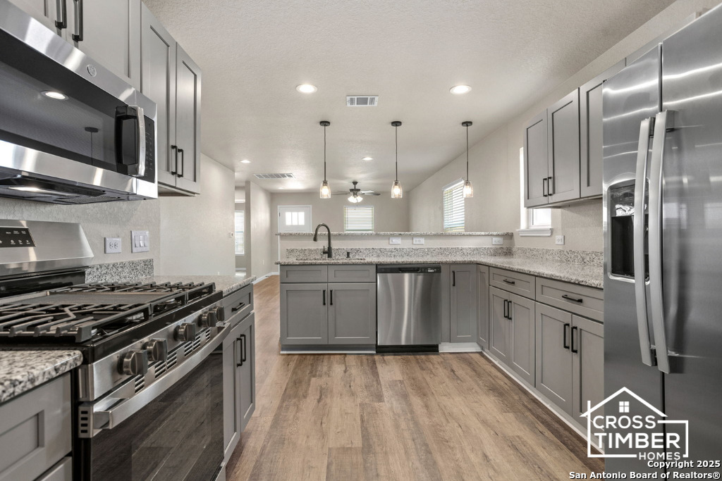 property viewer photo 9