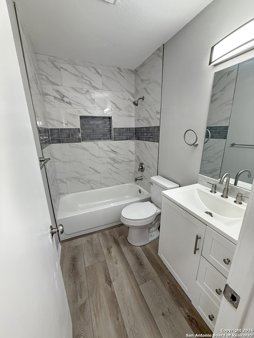 property viewer photo 11