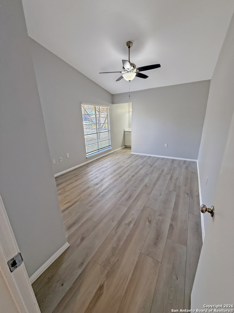 property viewer photo 12