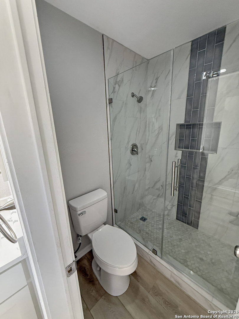 property viewer photo 13