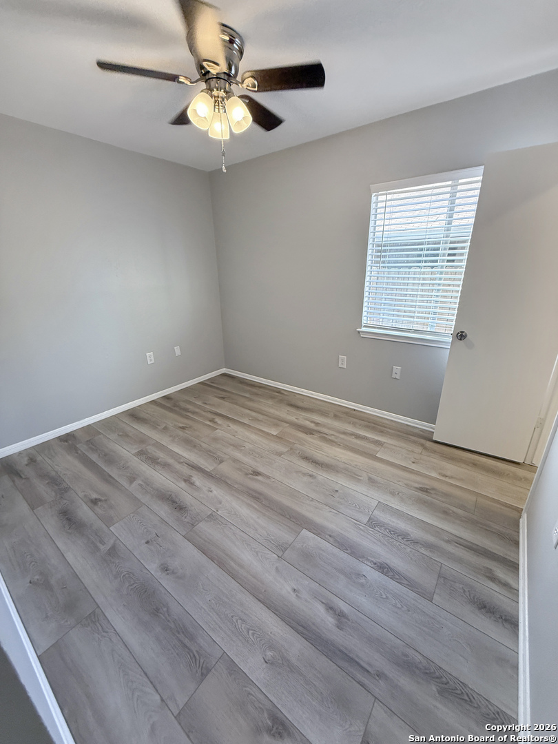 property viewer photo 15