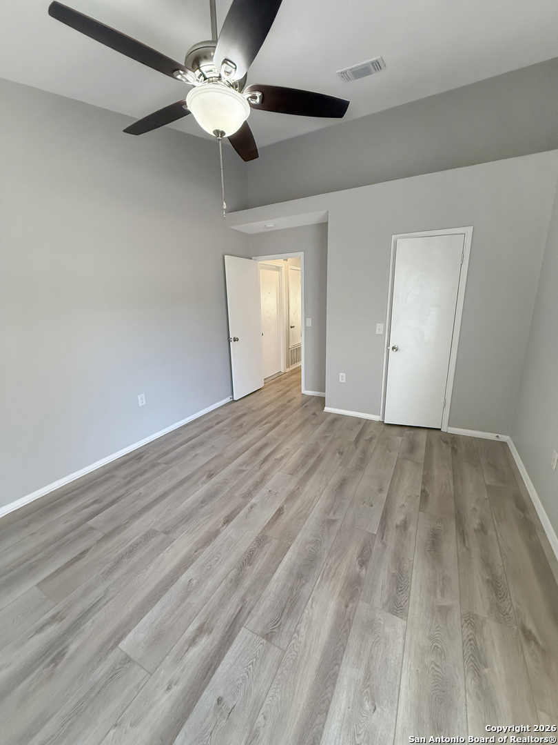 property viewer photo 16