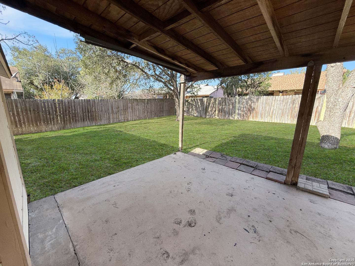 property viewer photo 18