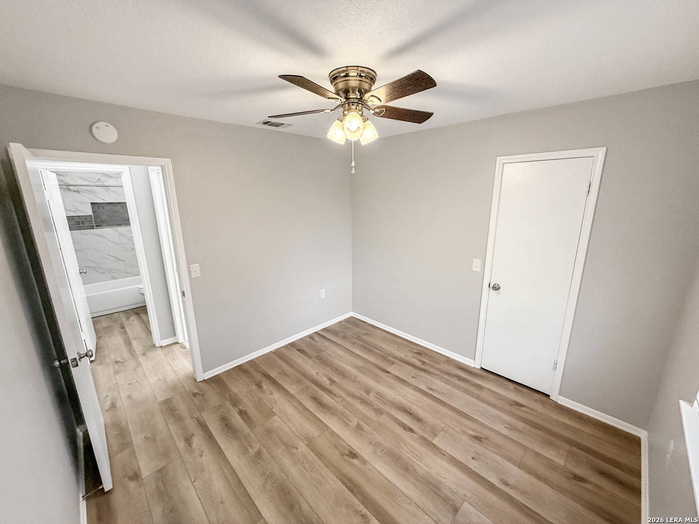 property viewer photo 21