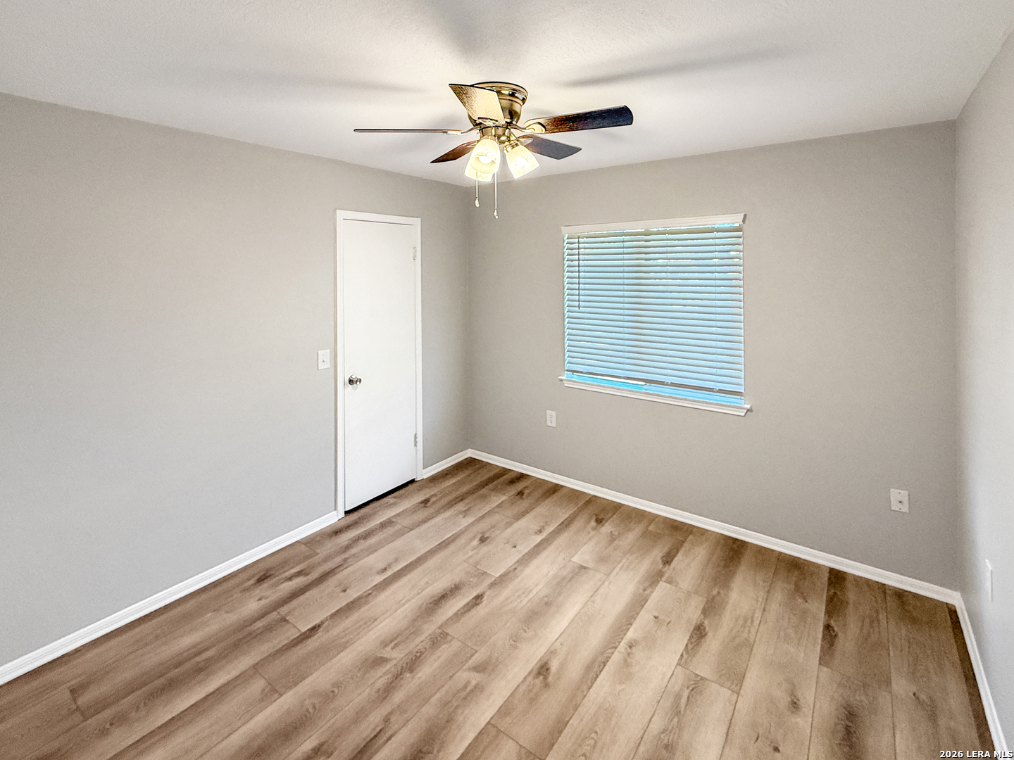 property viewer photo 26