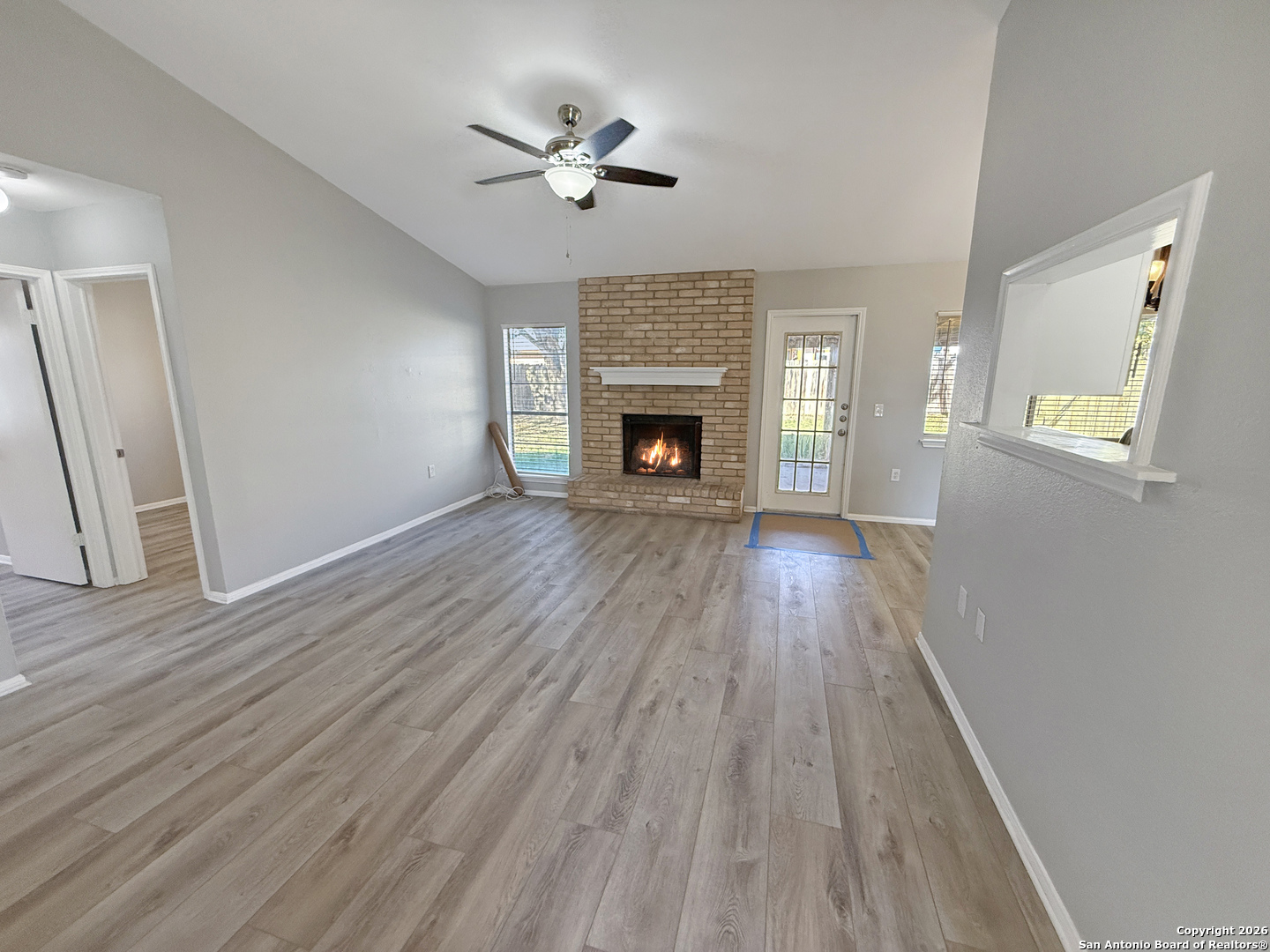 property viewer photo 3