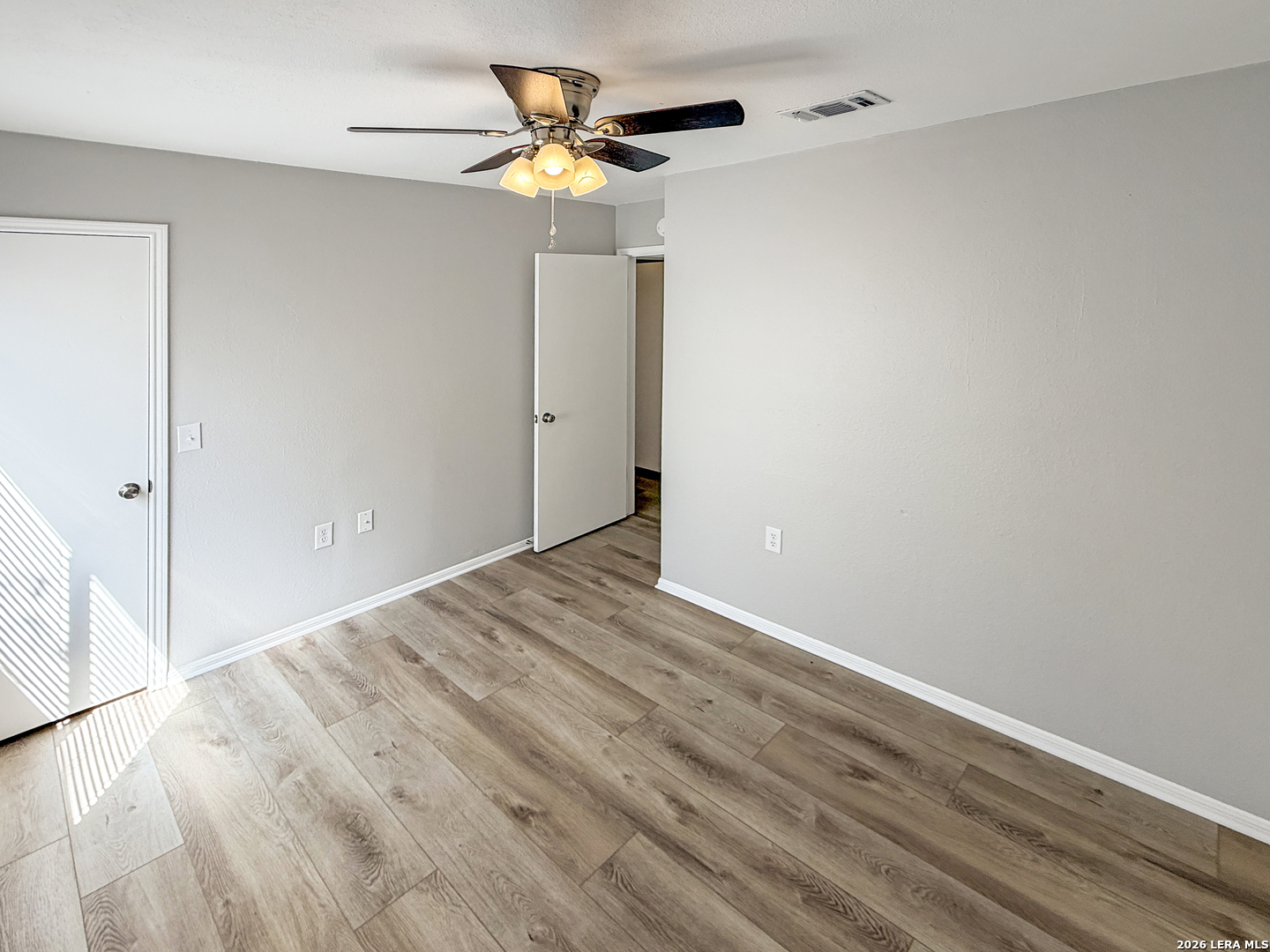 property viewer photo 33