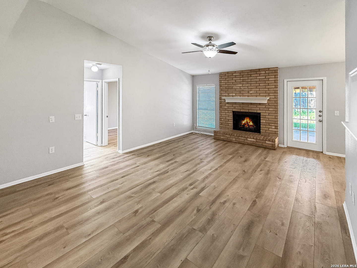 property viewer photo 35