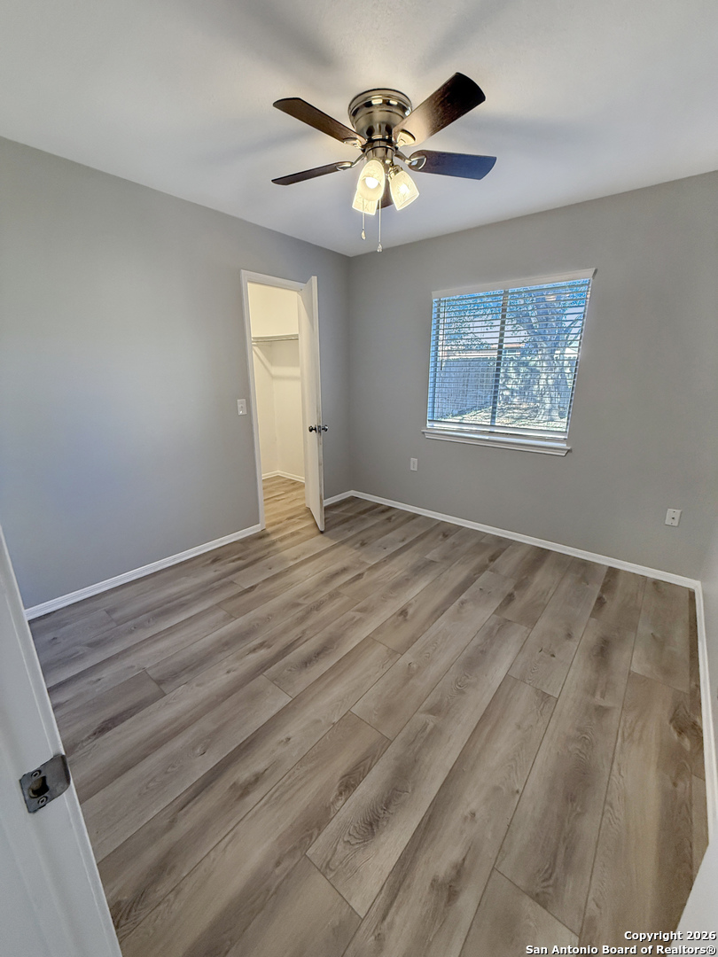 property viewer photo 7