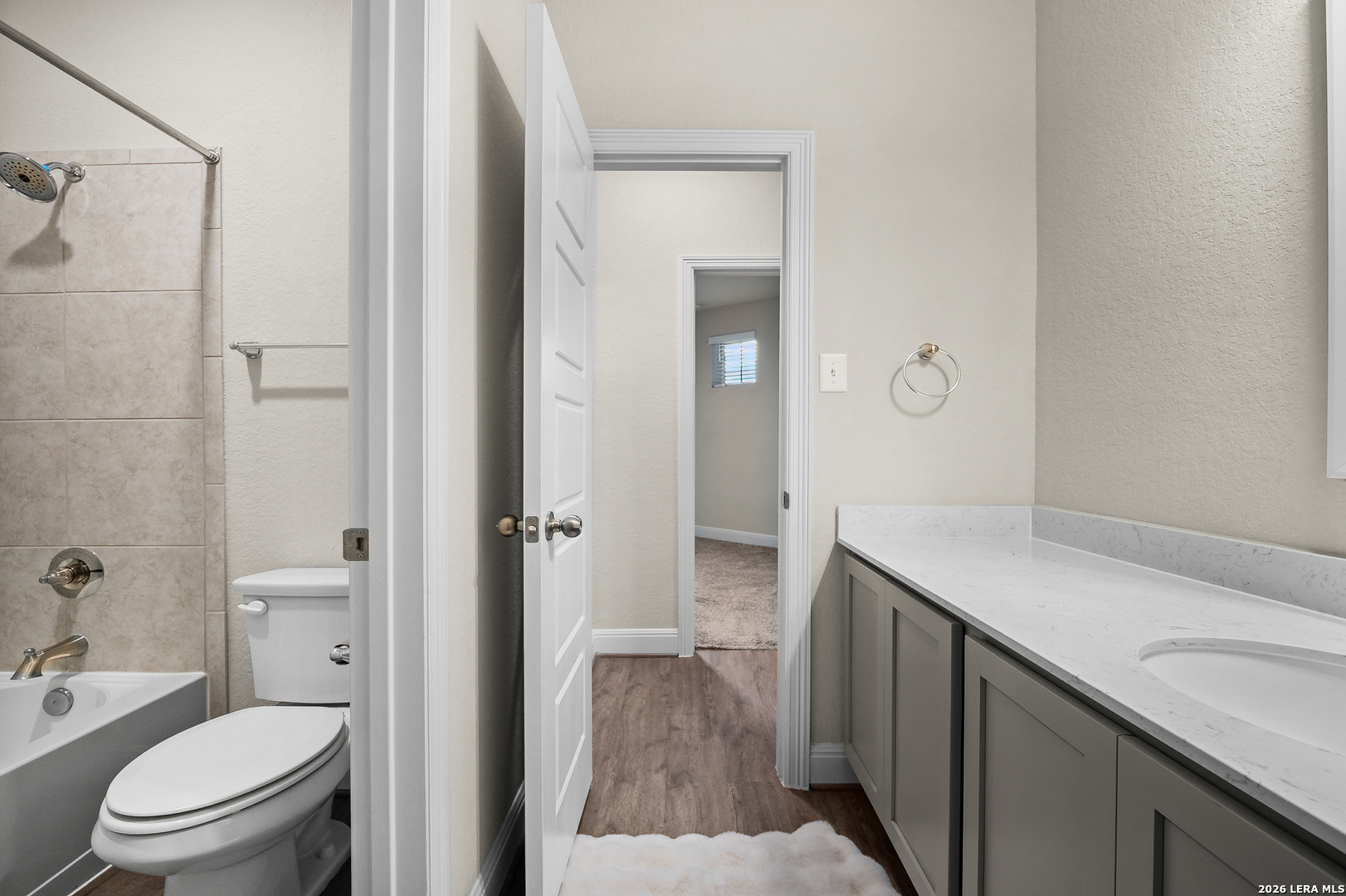 property viewer photo 11