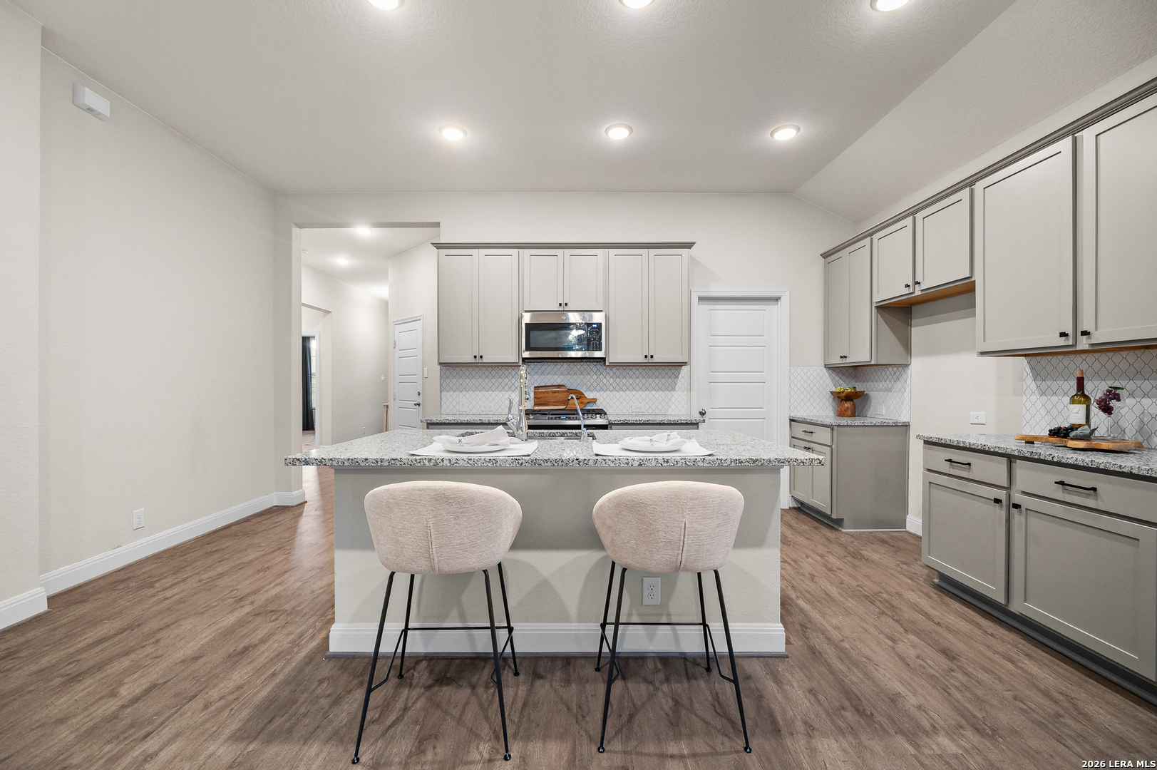 property viewer photo 18