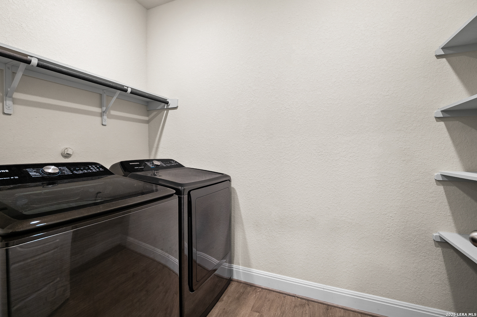 property viewer photo 20