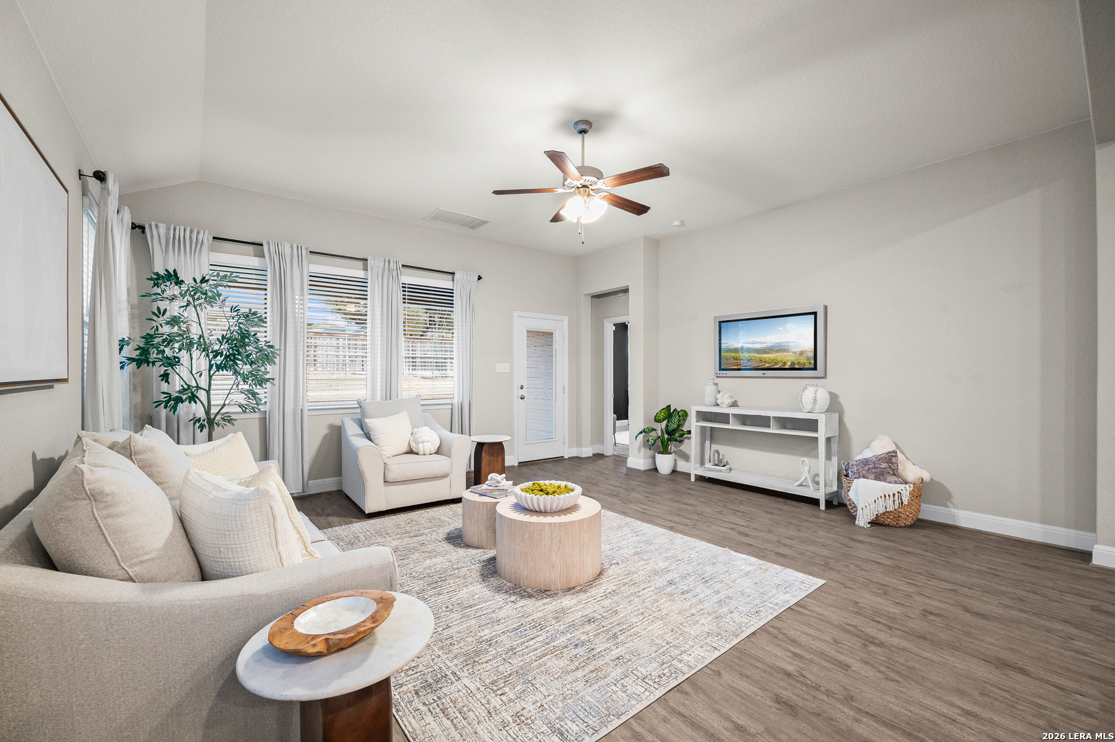 property viewer photo 24