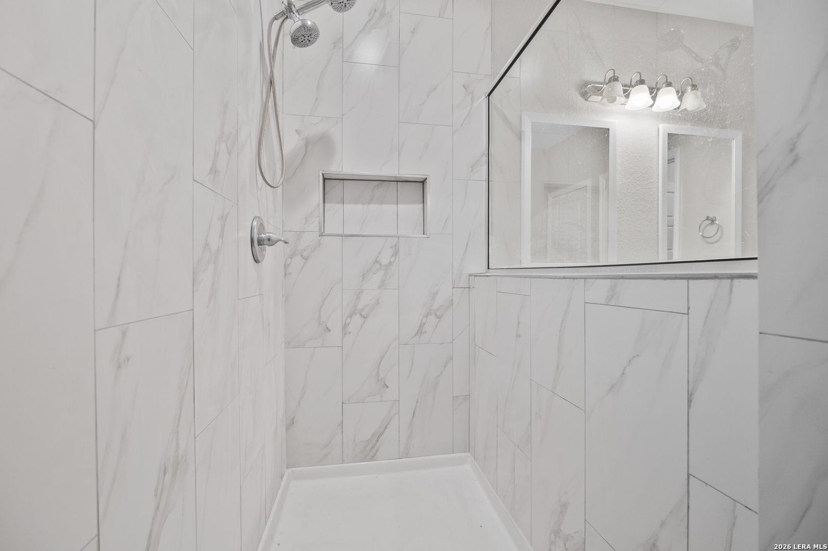 property viewer photo 37