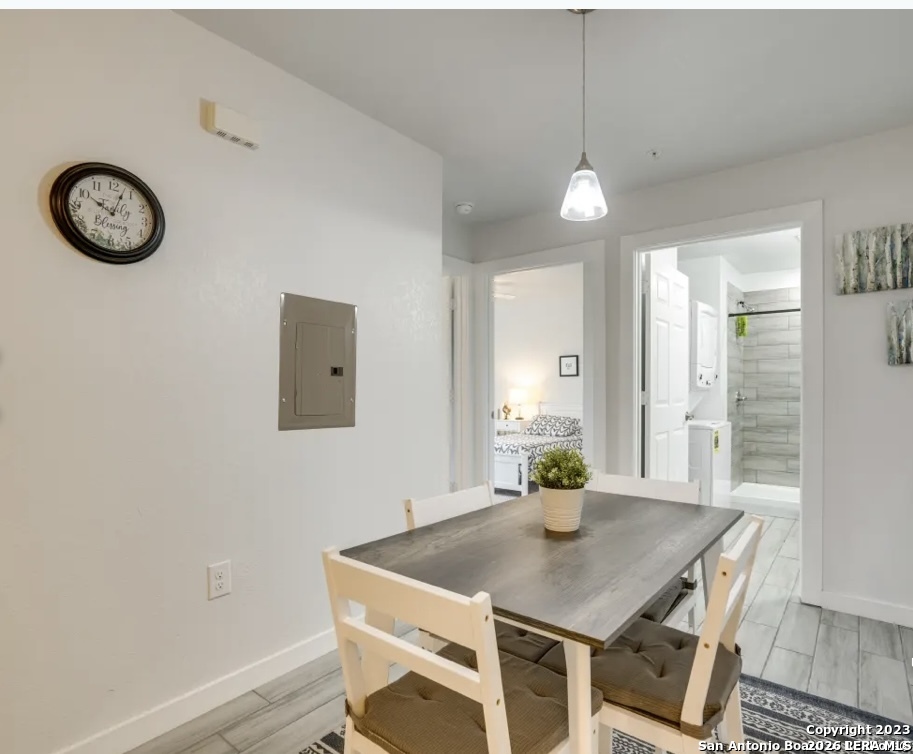 property viewer photo 4