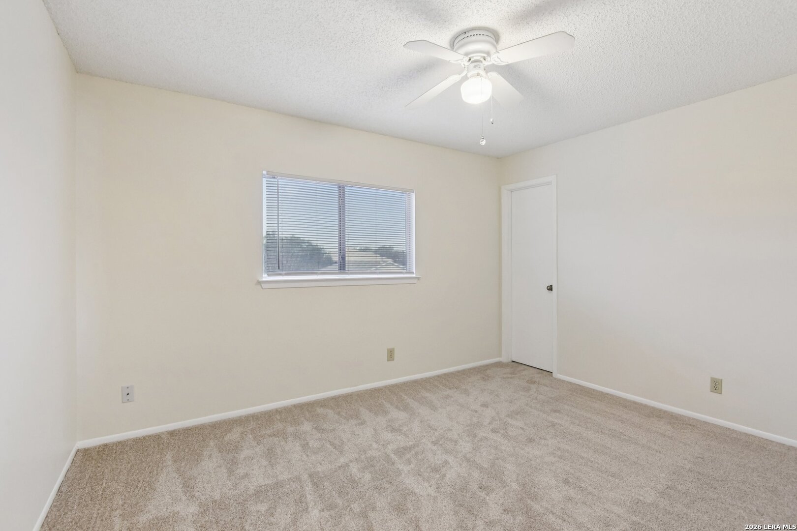 property viewer photo 20