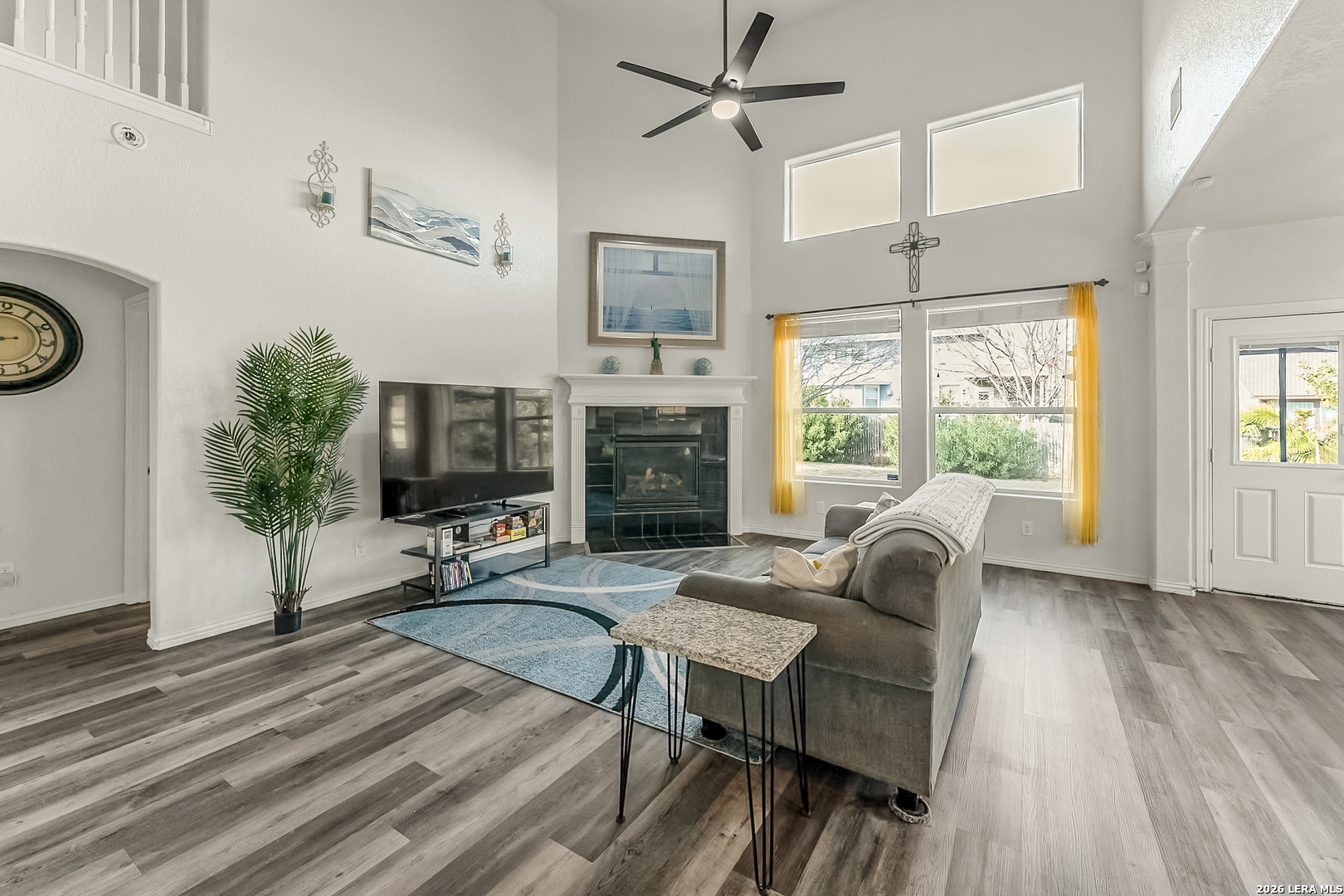 property viewer photo 1
