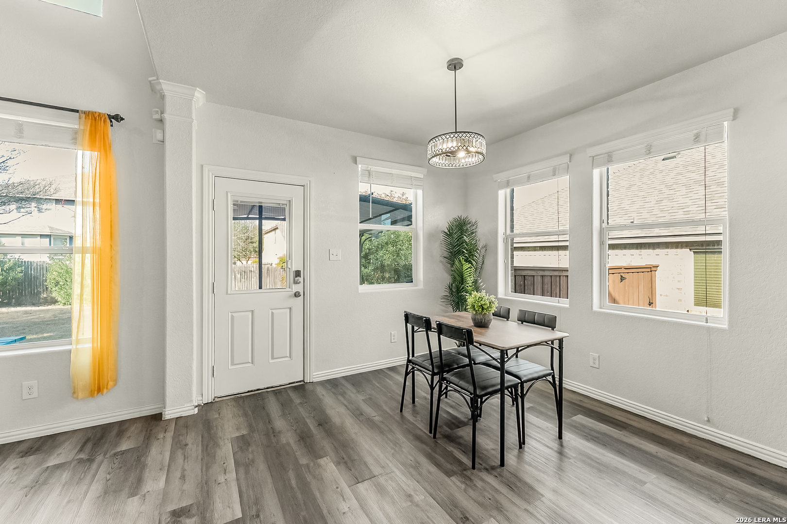 property viewer photo 7