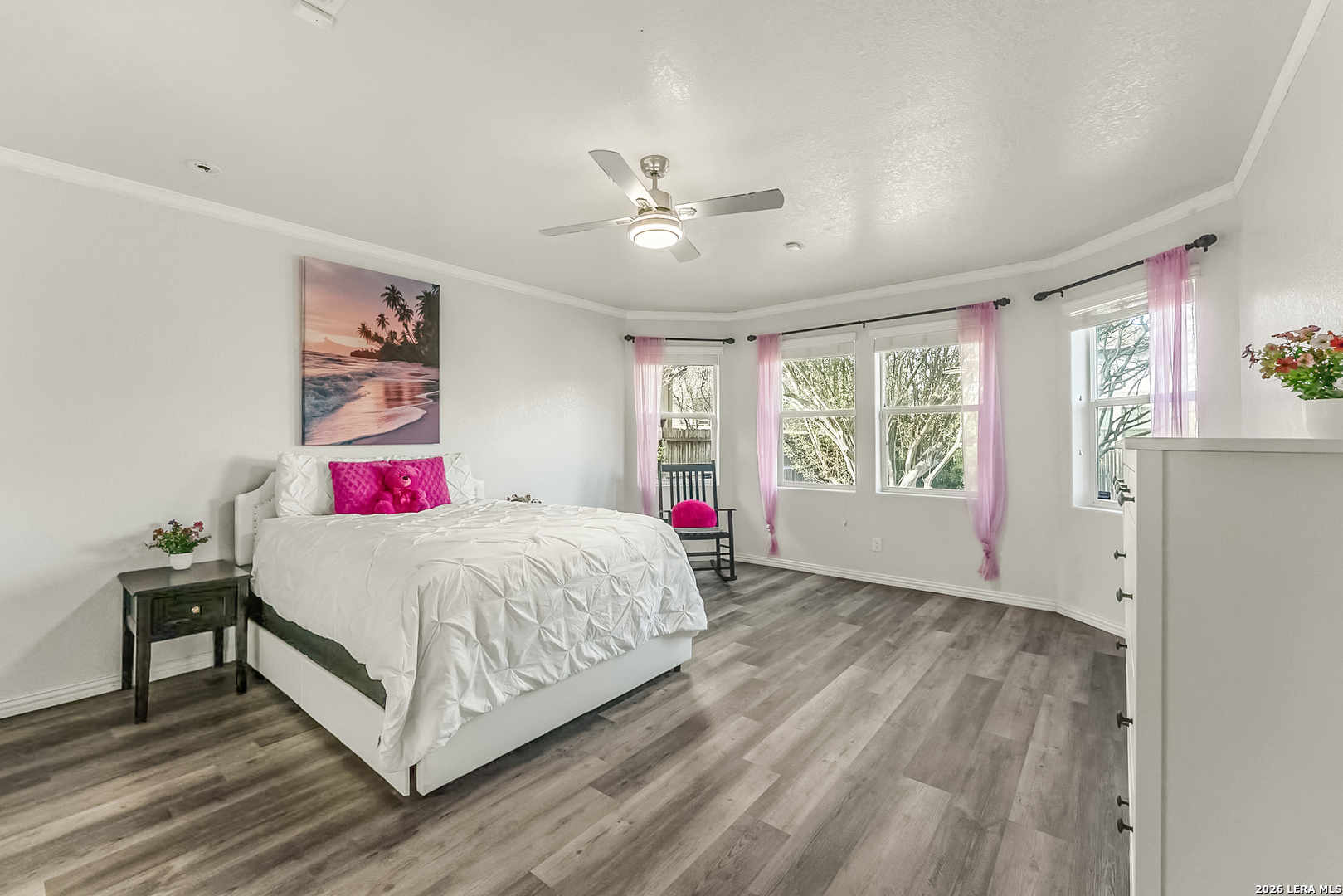 property viewer photo 9