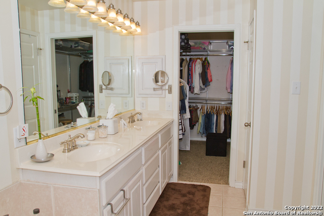 property viewer photo 16