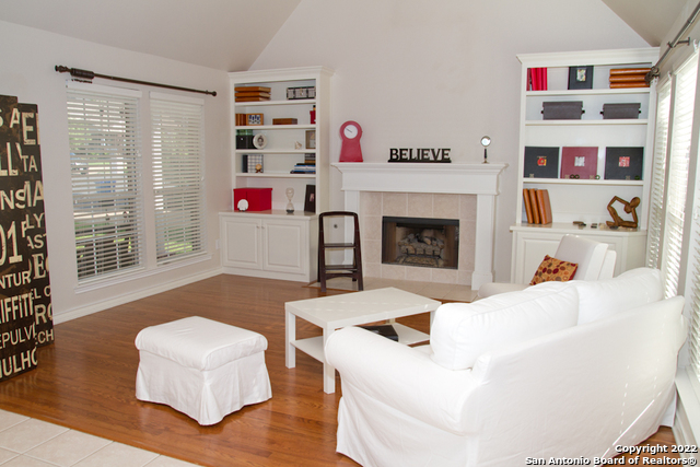 property viewer photo 4