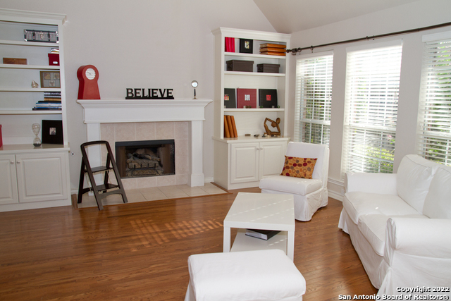 property viewer photo 5