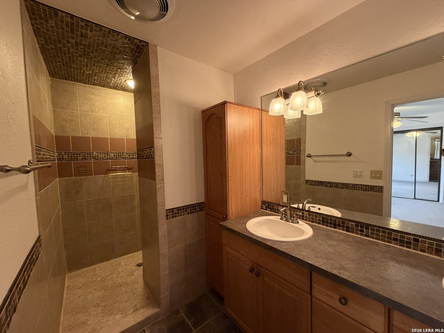 property viewer photo 18