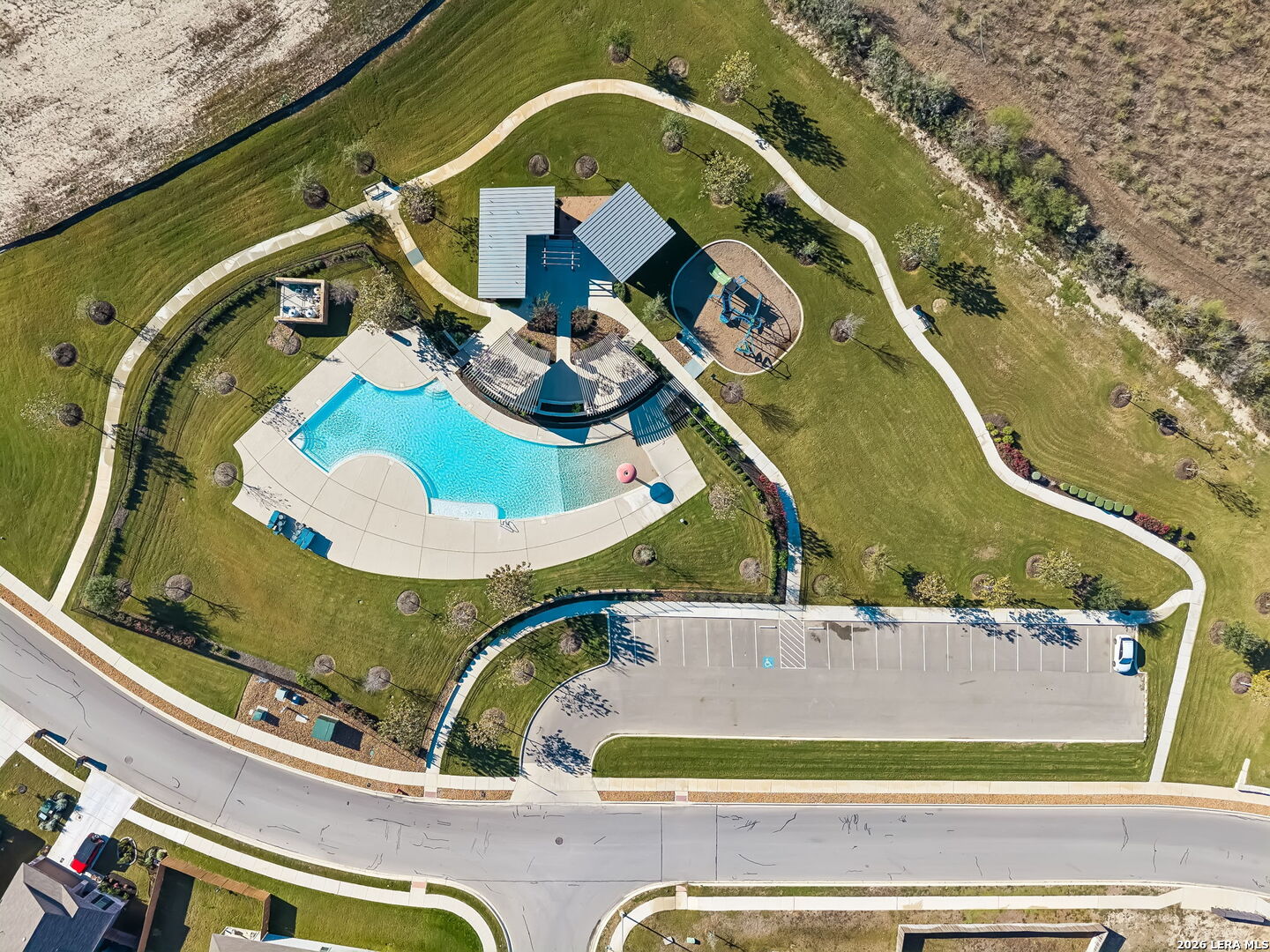 main property photo 20