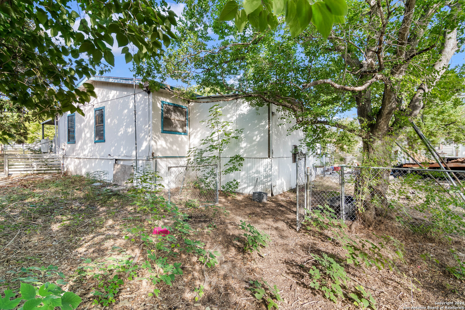 main property photo 12