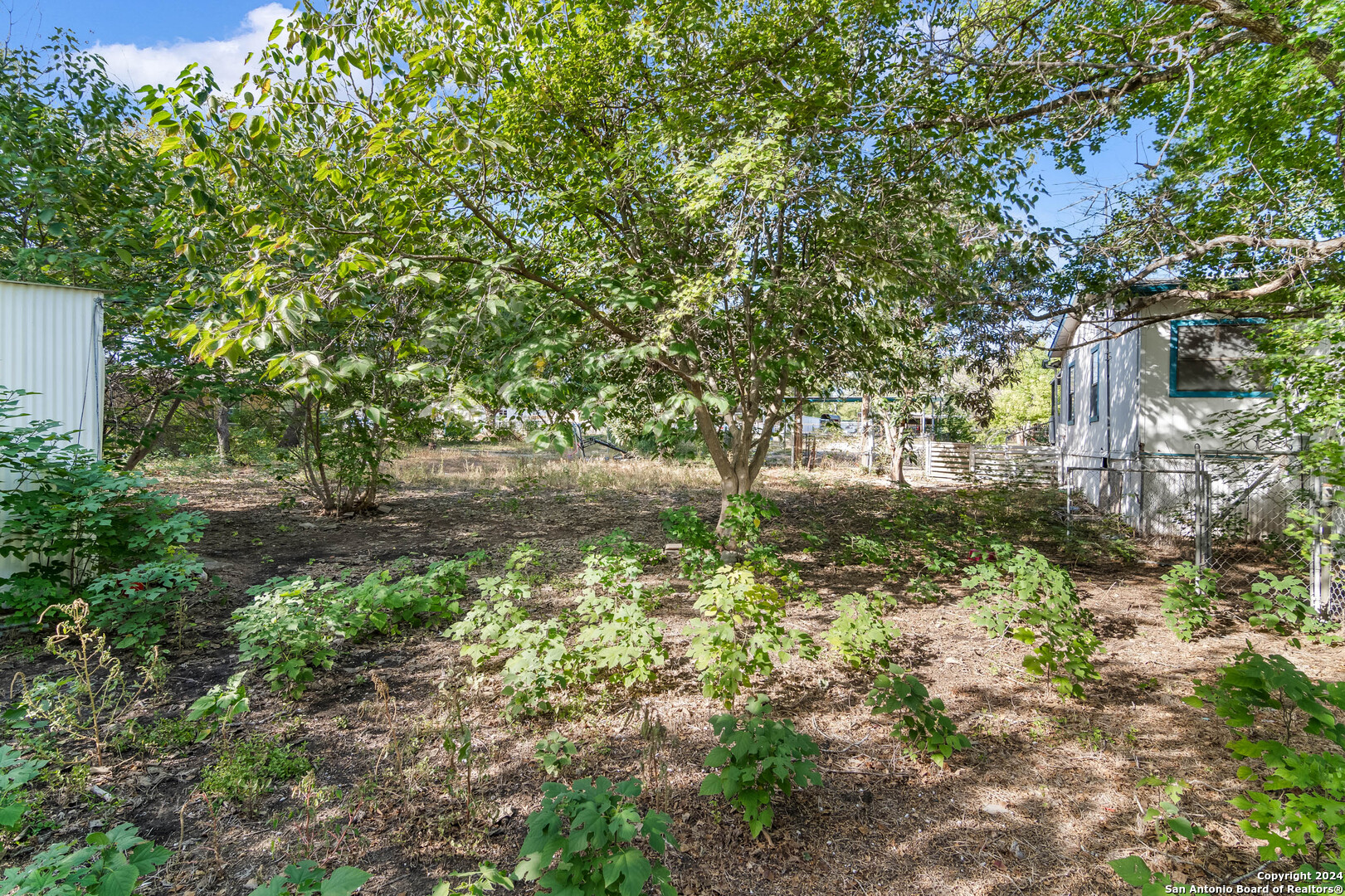 main property photo 13
