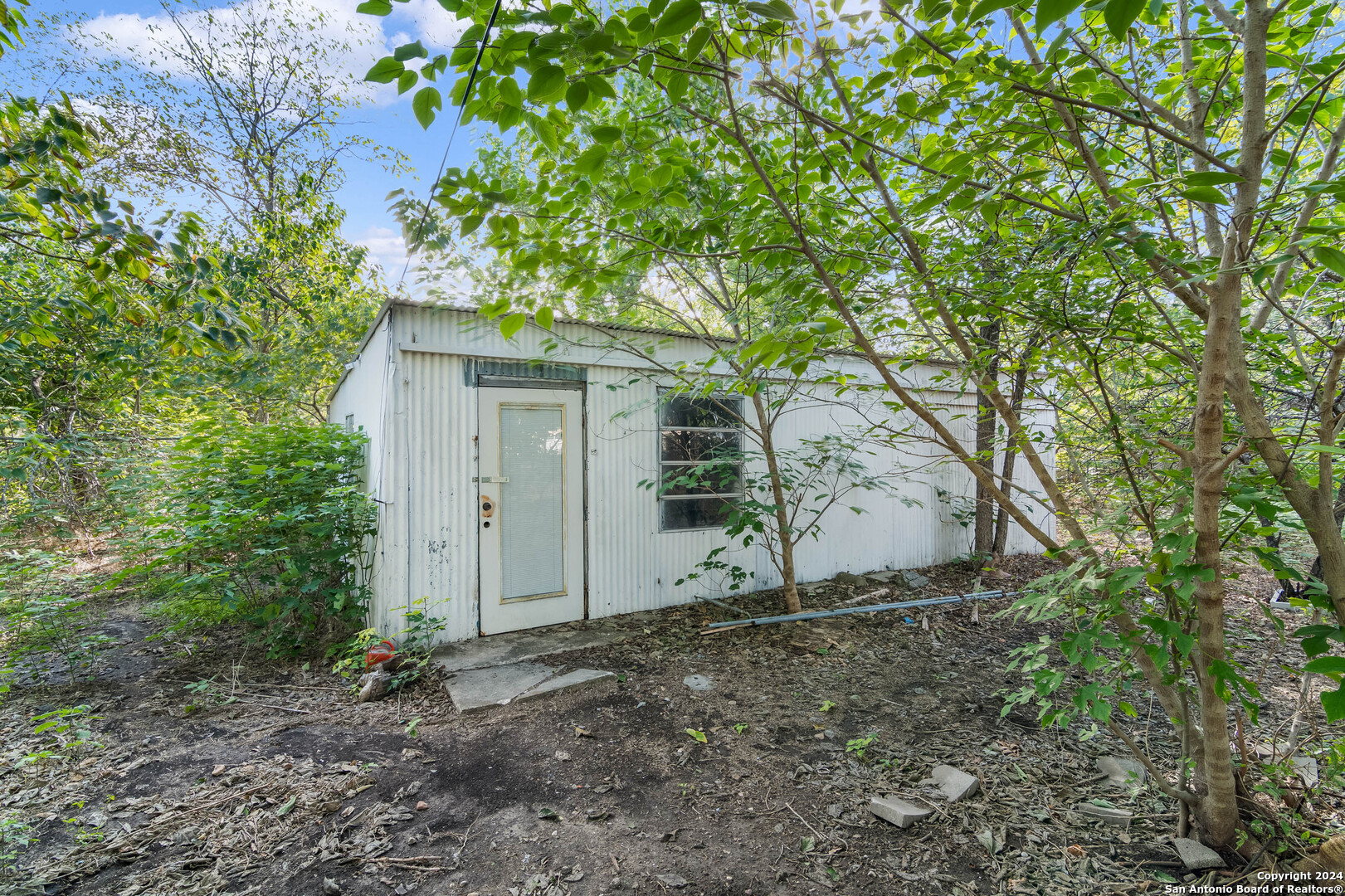 main property photo 14