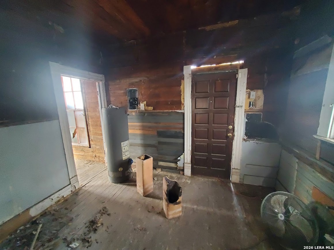 main property photo 7