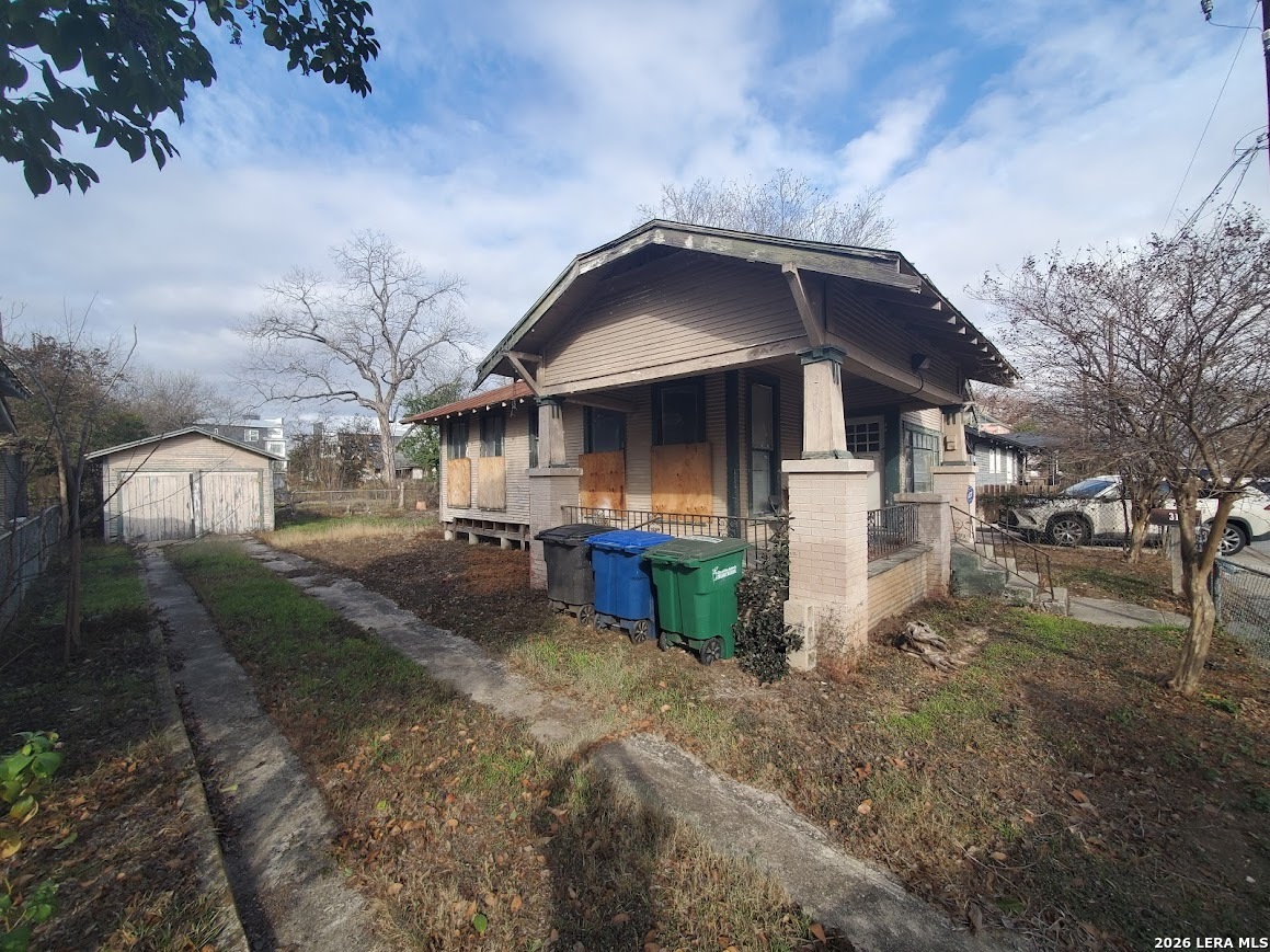 main property photo 9