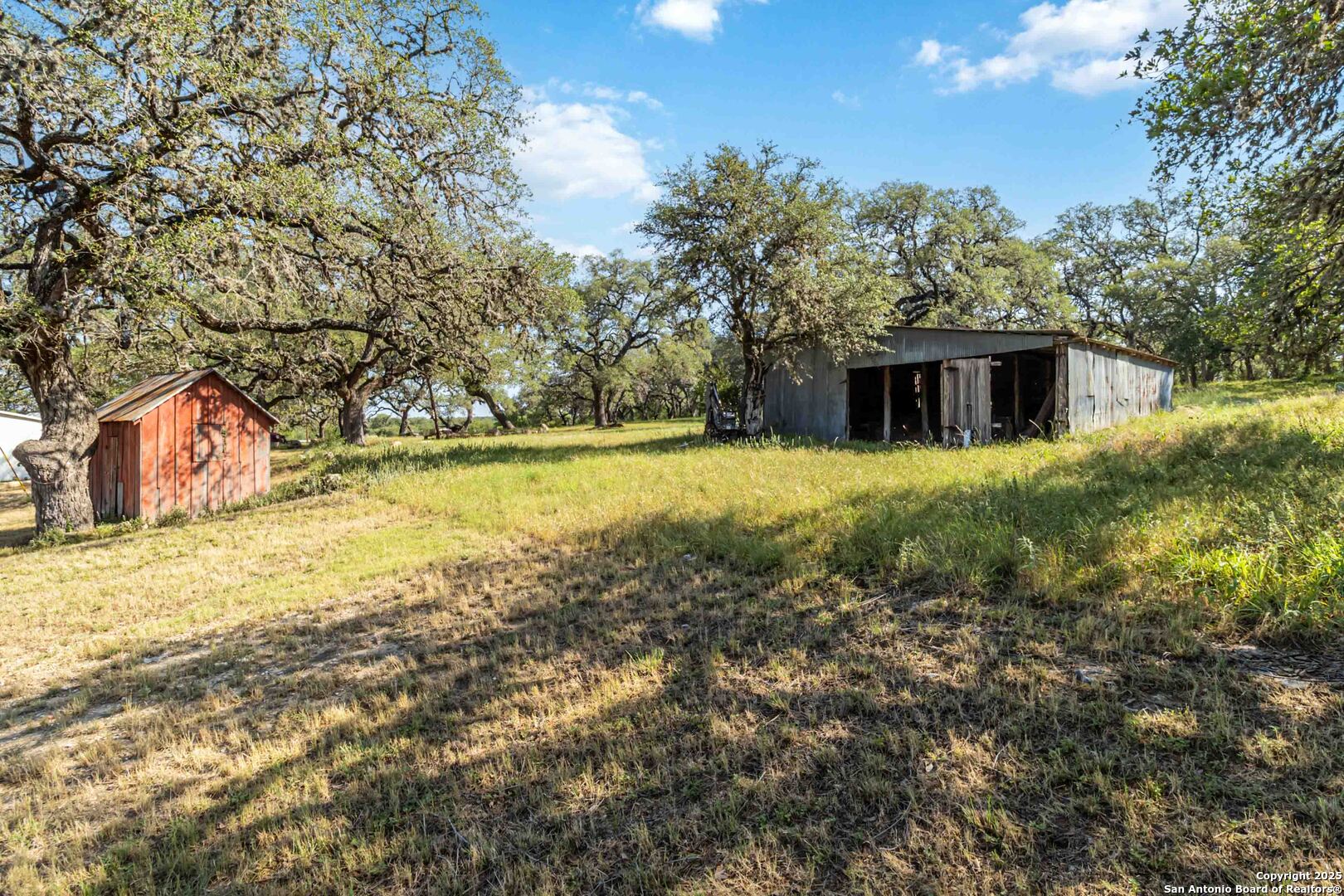 main property photo 28