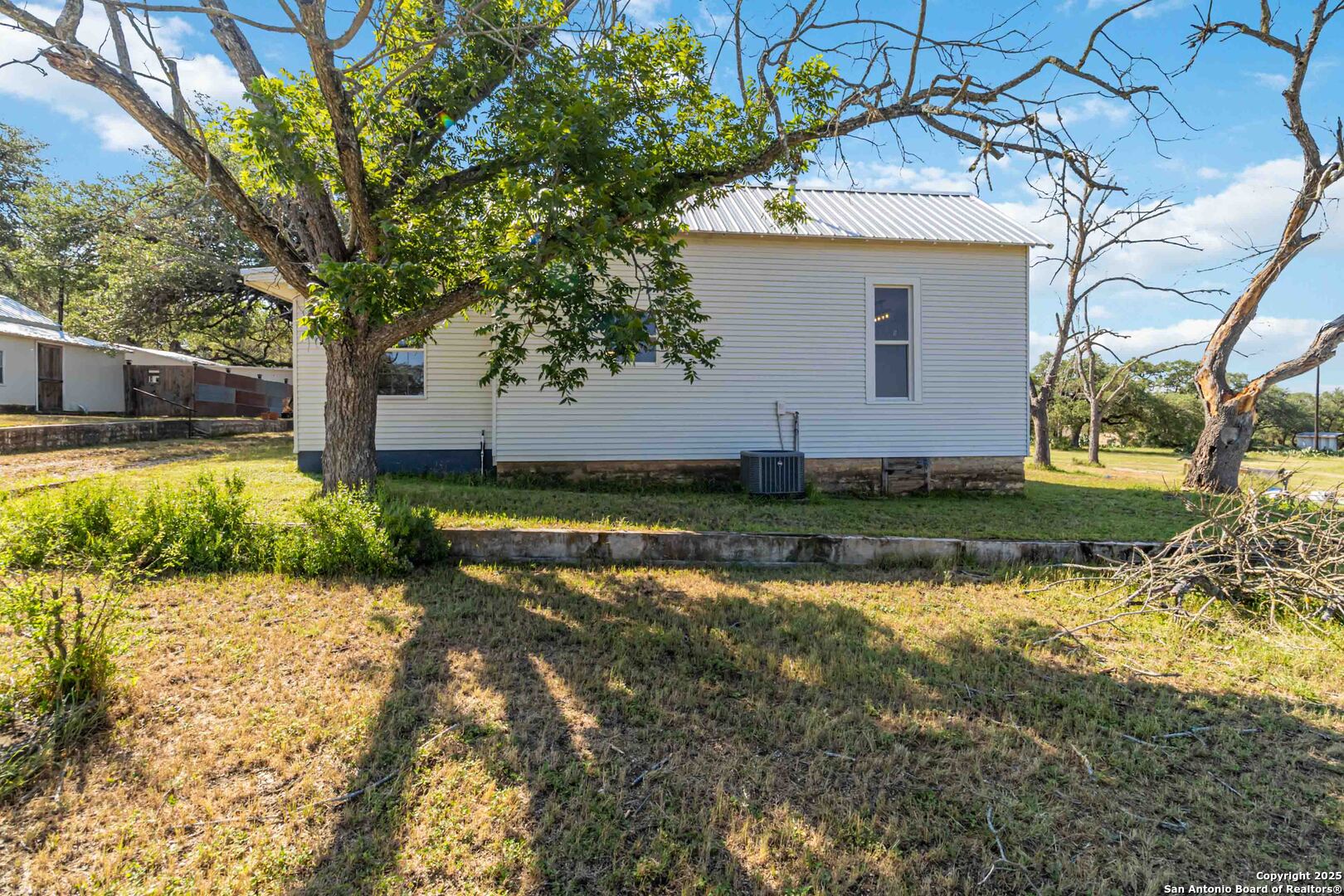 main property photo 31