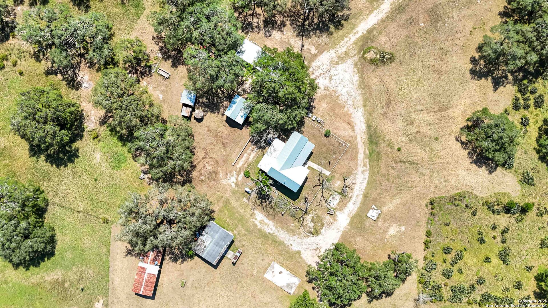 main property photo 40