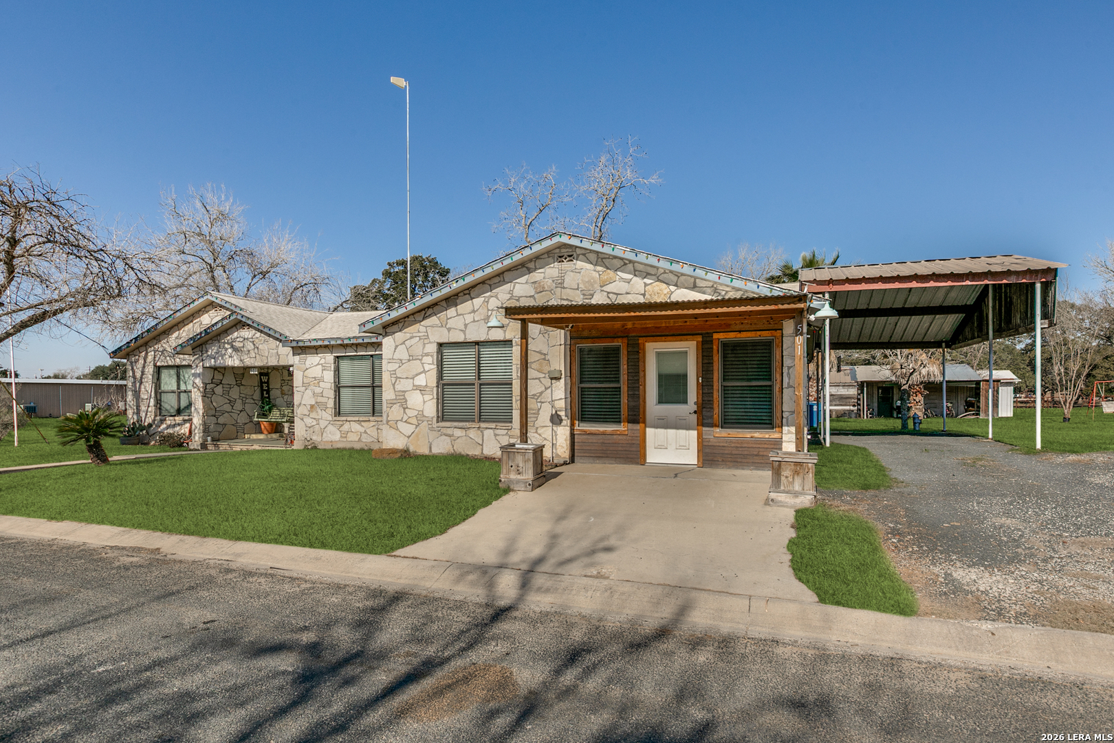 main property photo 21