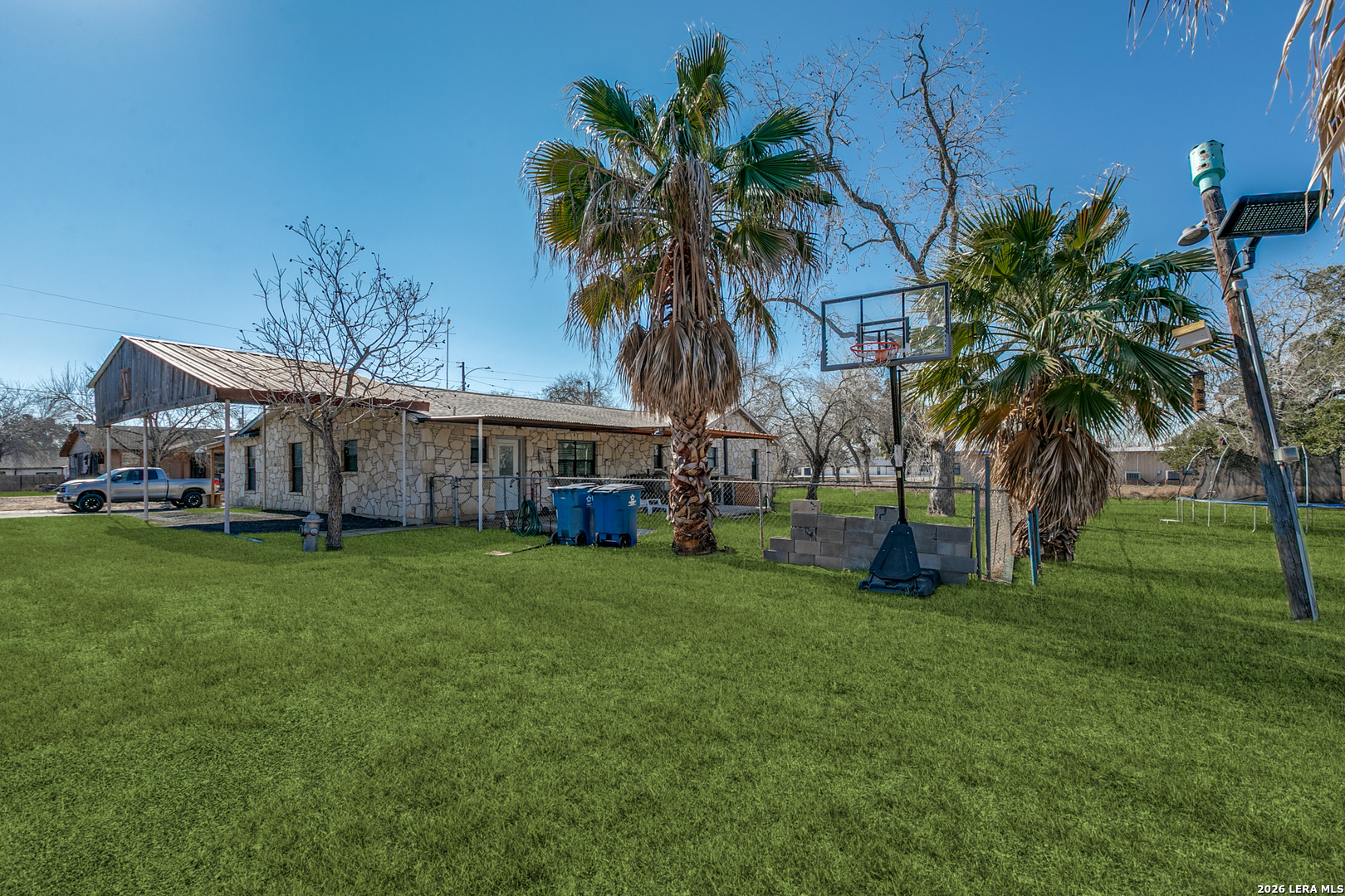 main property photo 40