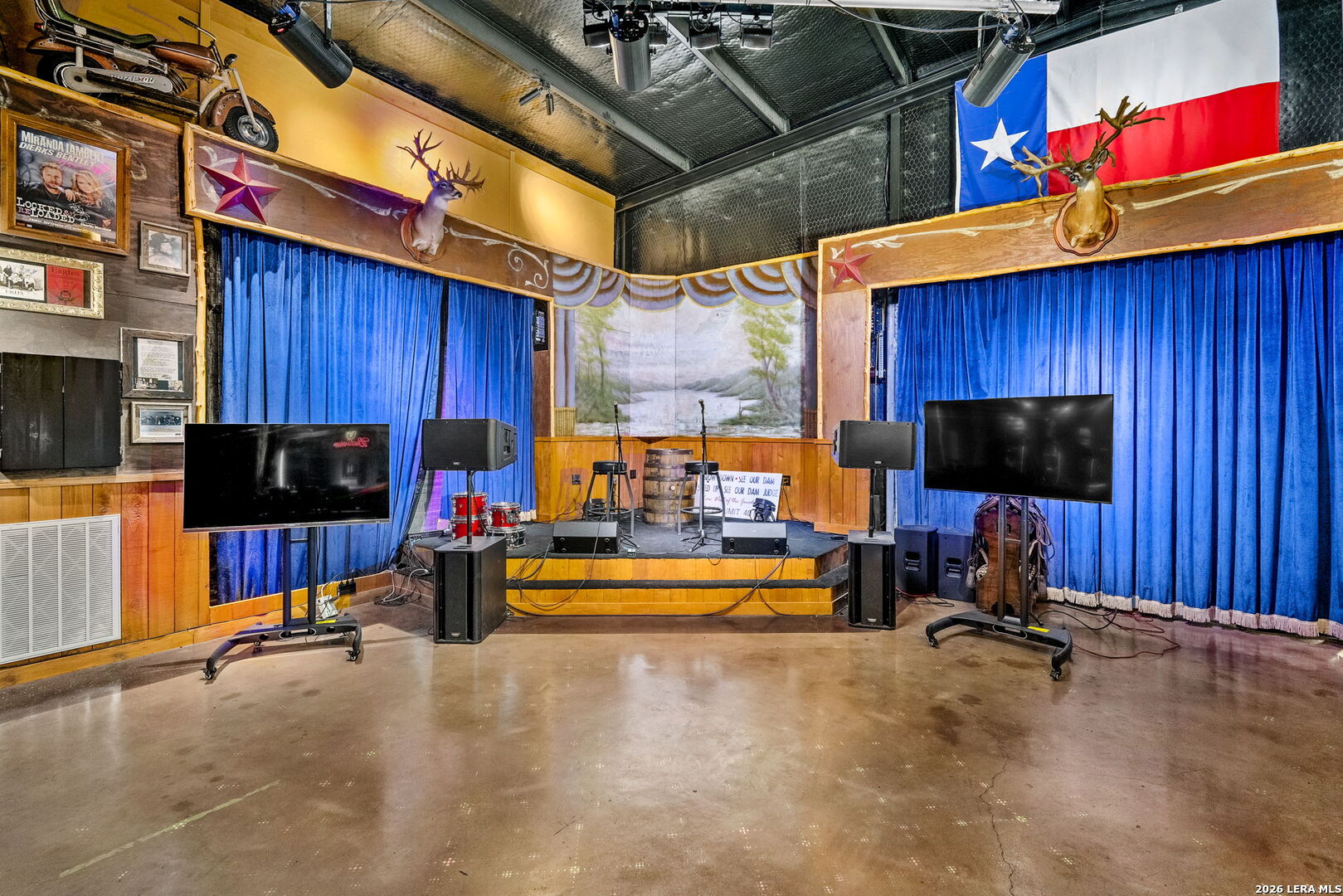 main property photo 41