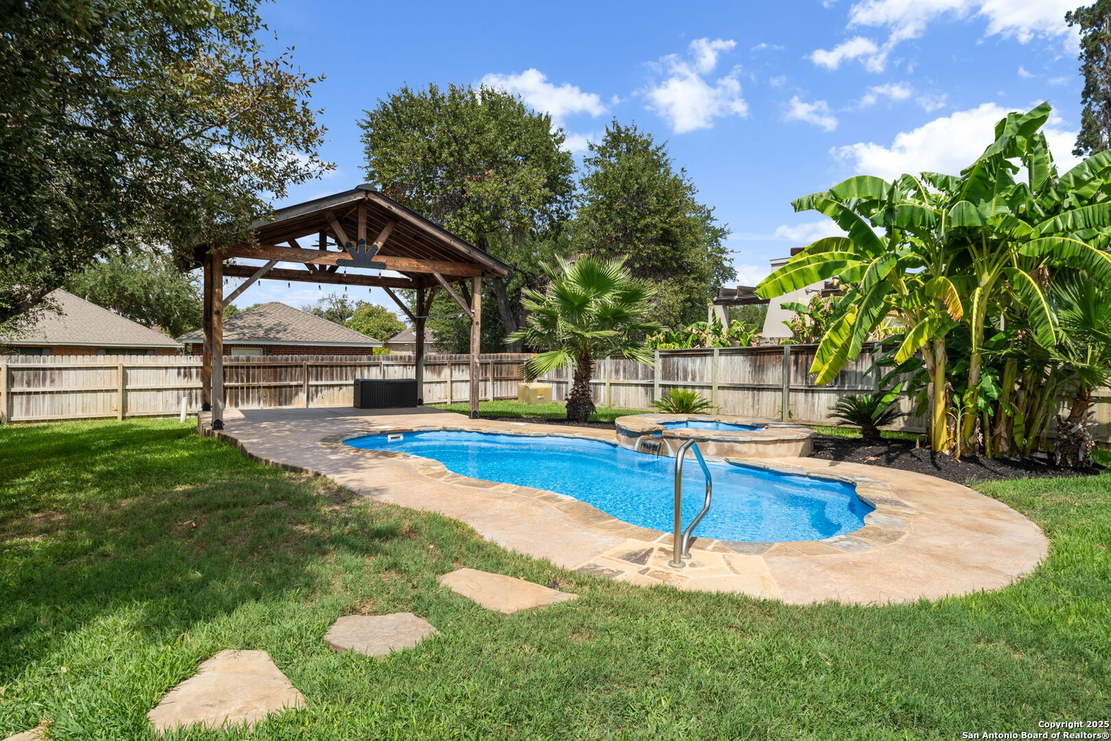 main property photo 26